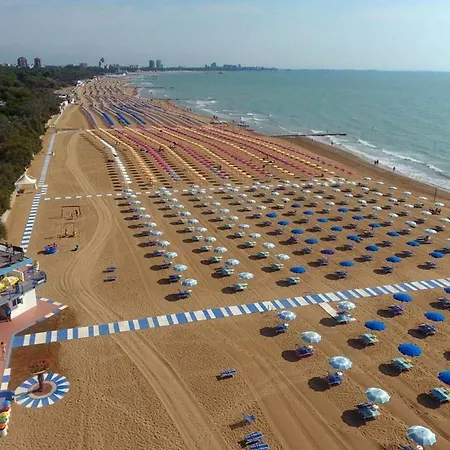 Vila Seafront In Lignano Riviera