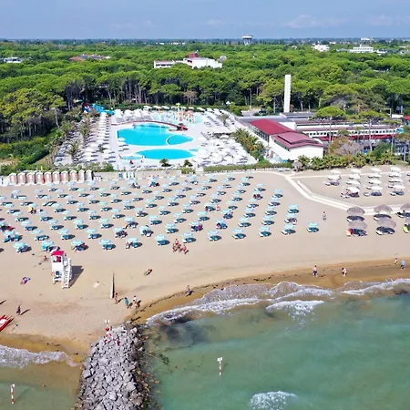 Seafront In Lignano Riviera * 利尼亚诺萨比亚多罗